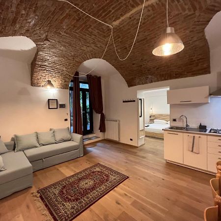 Suite The Brick - Host By Traveller'S Nest Turijn Buitenkant foto