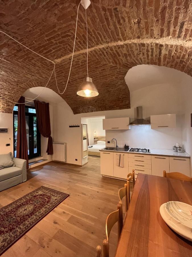 Suite The Brick - Host By Traveller'S Nest Turijn Buitenkant foto